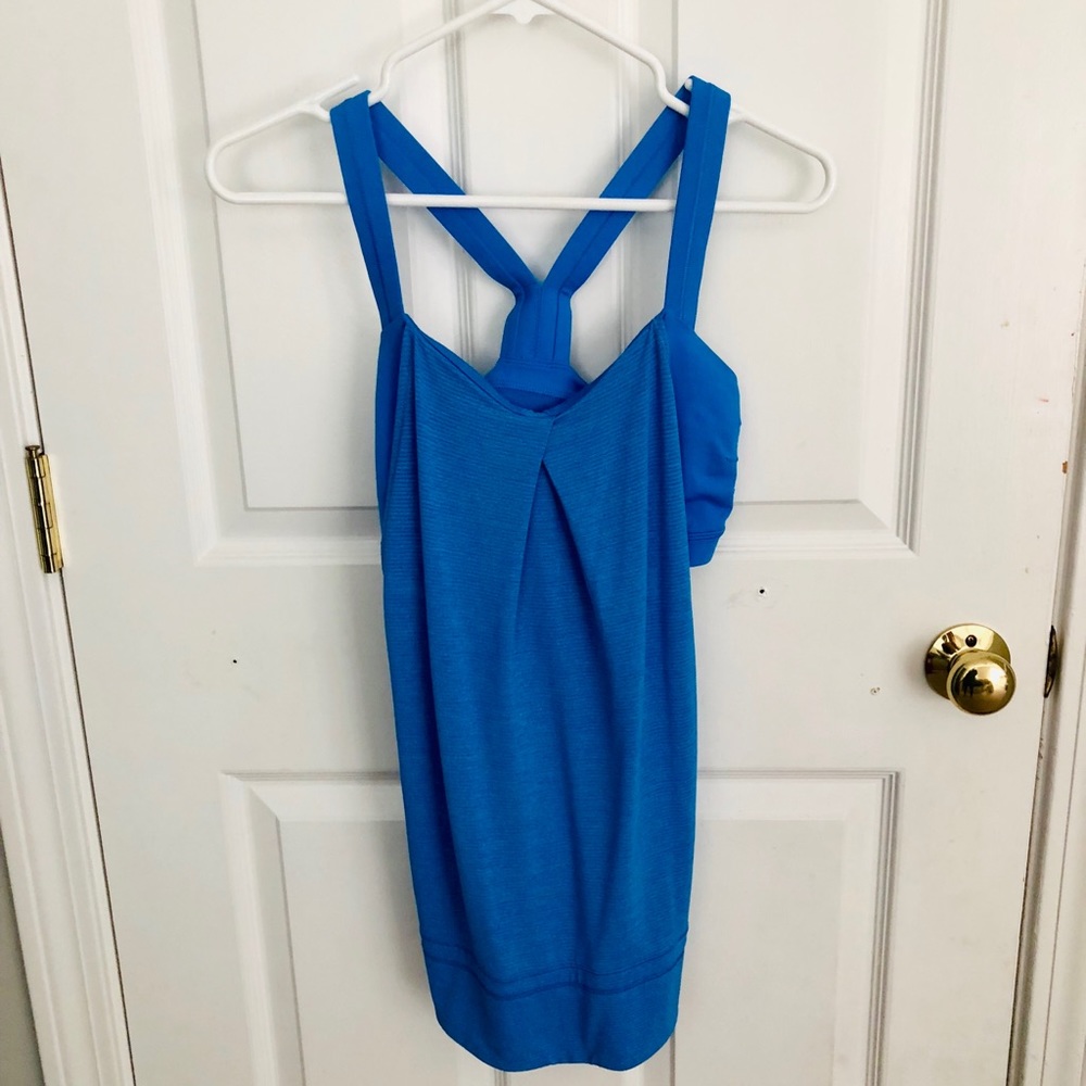 LIKE NEW Lululemon tank with built in spirts bra